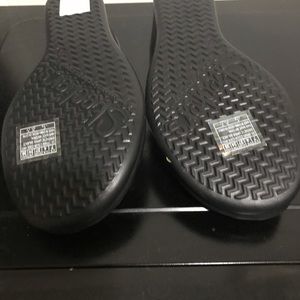 Selling pumps and sandals nearly new only
